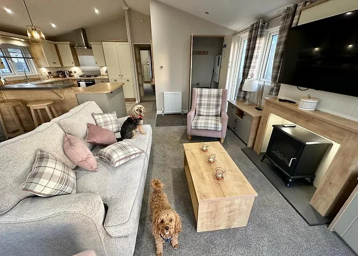 Luxury 3 Bedroom Maple View Lodge, Newquay, Cornwall
