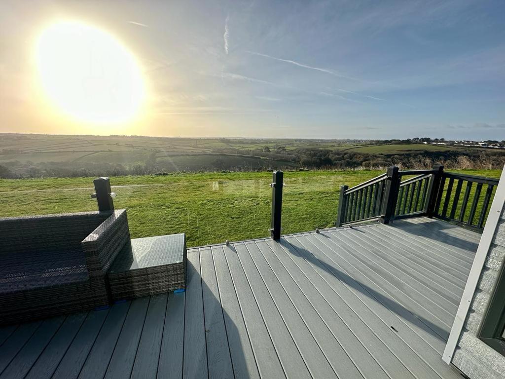 Luxury 3 Bedroom Maple View Lodge, Newquay, Cornwall Apartment
