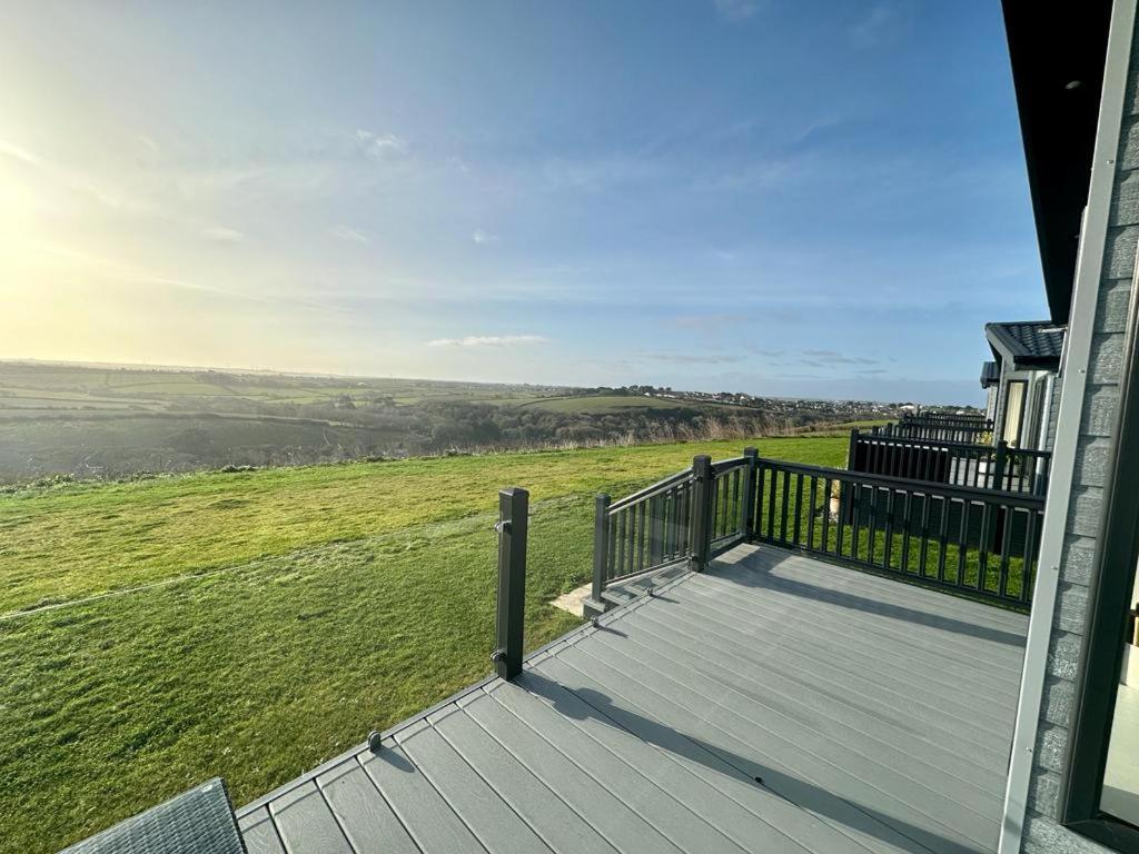 Luxury 3 Bedroom Maple View Lodge, Newquay, Cornwall Apartment