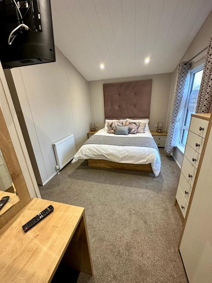 Luxury 3 Bedroom Maple View Lodge, Newquay, Cornwall *