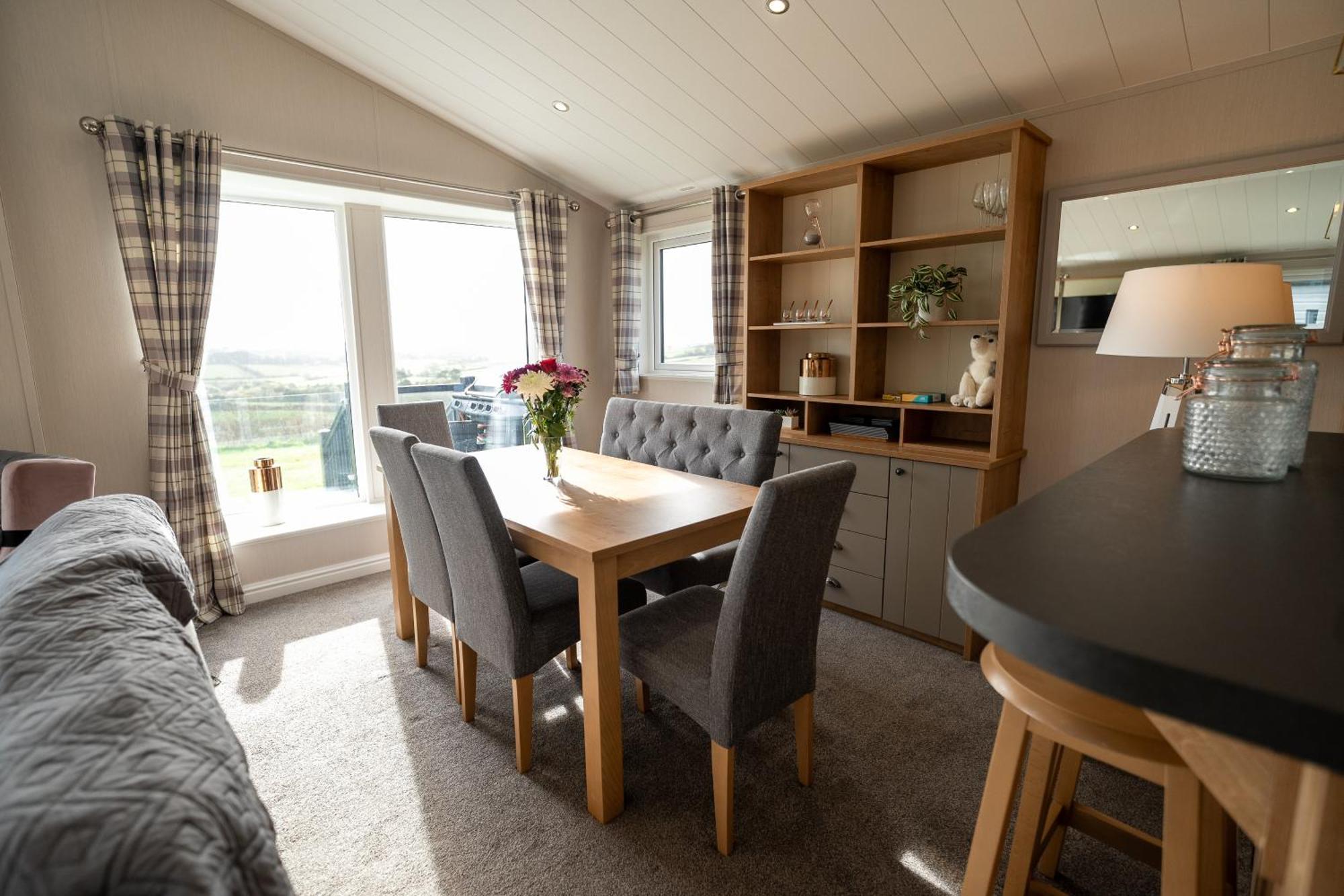 Luxury 3 Bedroom Maple View Lodge, Newquay, Cornwall Apartment *