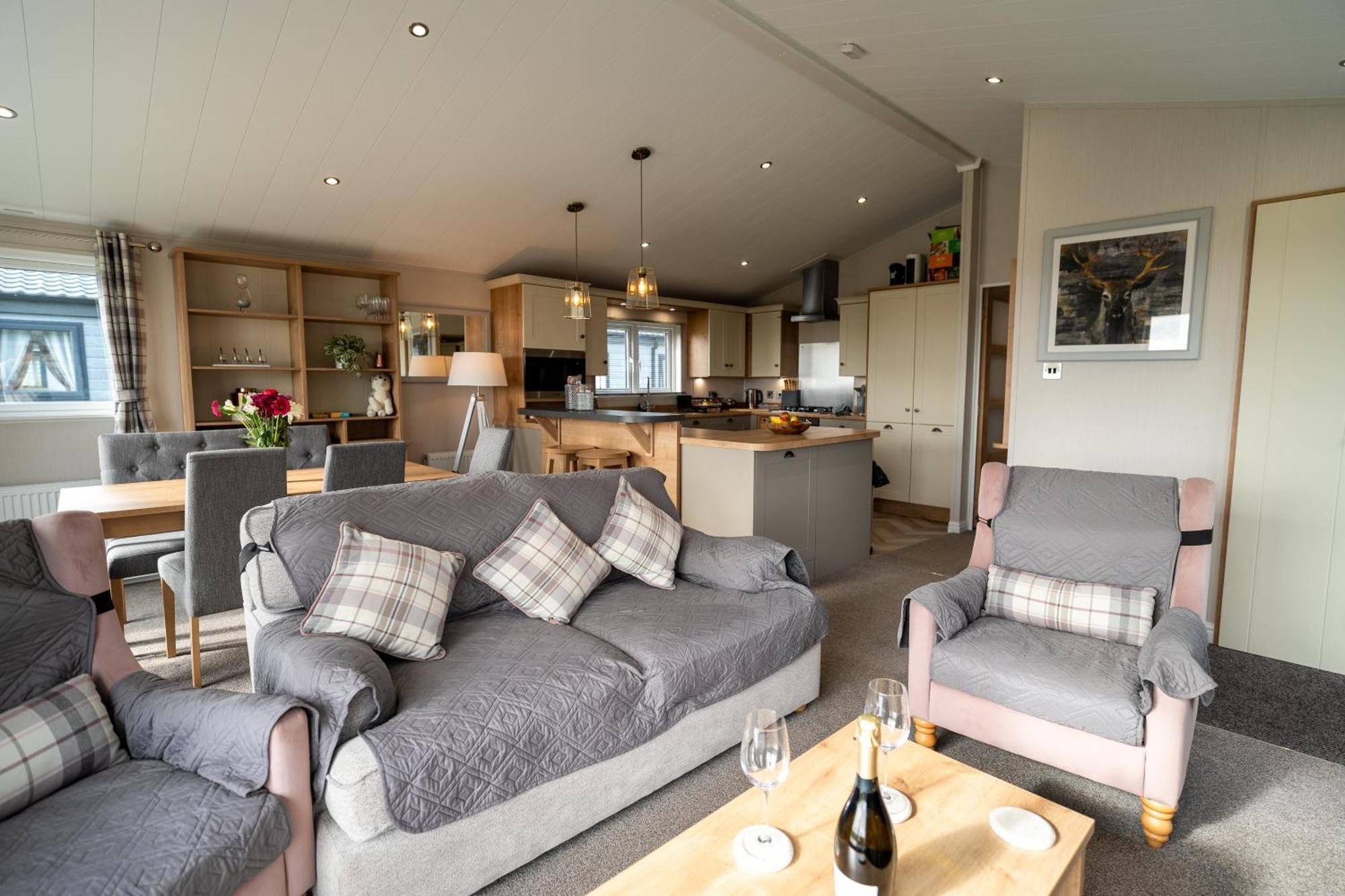 Luxury 3 Bedroom Maple View Lodge, Newquay, Cornwall