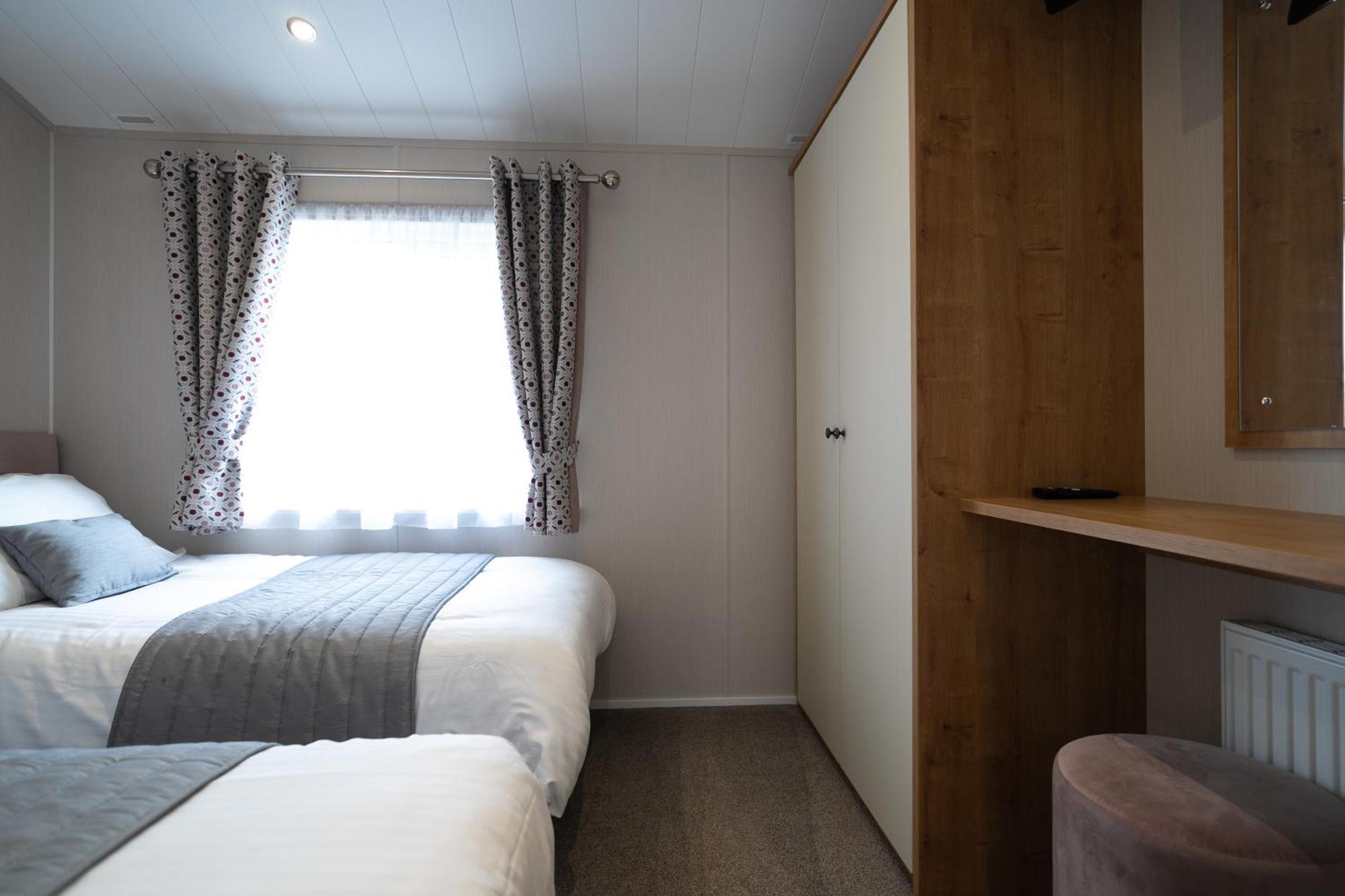 Luxury 3 Bedroom Maple View Lodge, Newquay, Cornwall Apartment