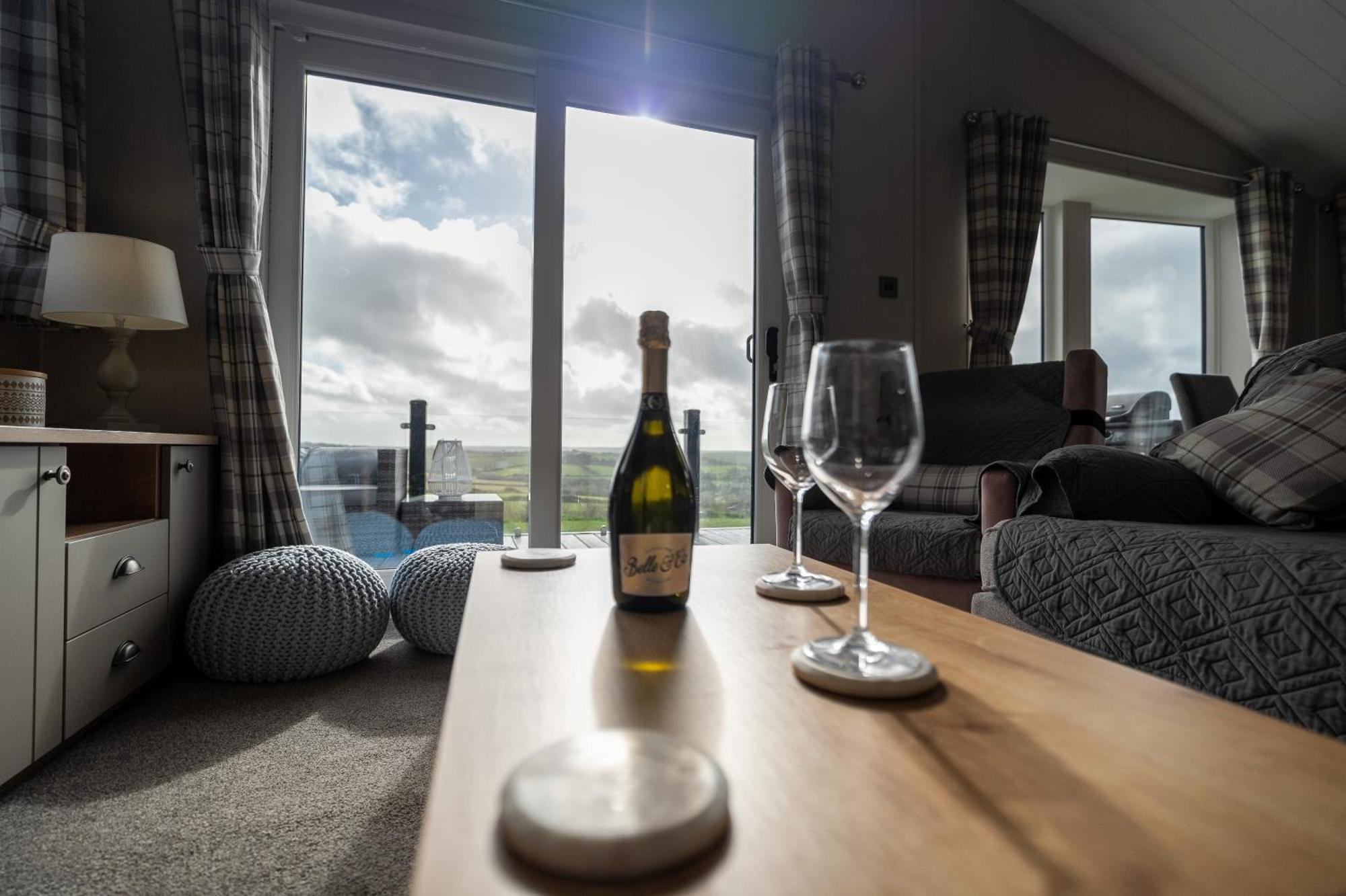 Luxury 3 Bedroom Maple View Lodge, Newquay, Cornwall